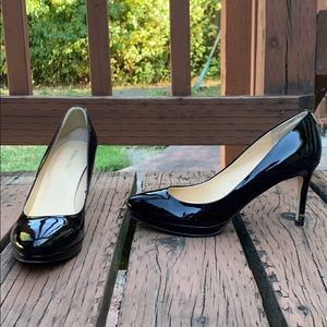 Ivanka Trump black patent pumps